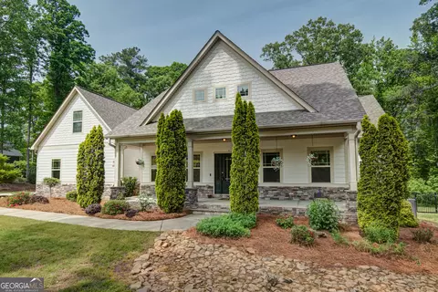 Exterior - 105 Laurel Forest Dr, Tyrone, GA 30290 photo 2 of 19