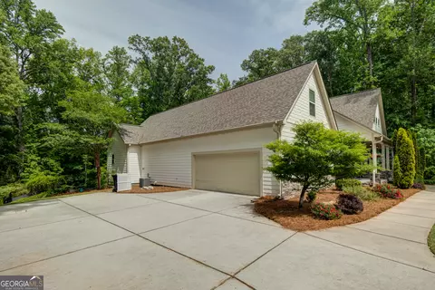 Exterior - 105 Laurel Forest Dr, Tyrone, GA 30290 photo 8 of 19