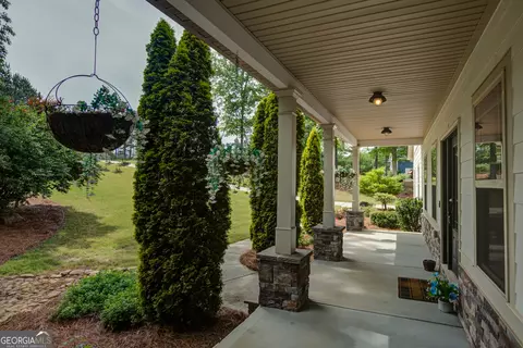 Exterior - 105 Laurel Forest Dr, Tyrone, GA 30290 photo 4 of 19