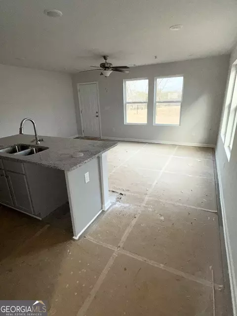 Living - 11610 E Lovejoy Rd, Hampton, GA 30228 photo 1 of 2