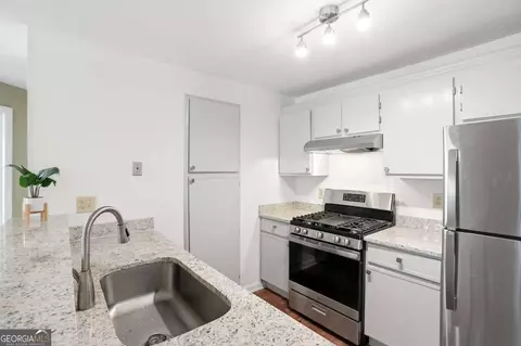 5626 River Heights Xing SE, Marietta, GA 30067
