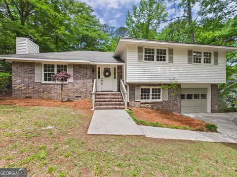 1179 Waluhiyi Trl, Macon, GA 31220