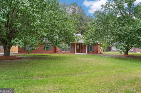 240 Pine View Dr, Bloomingdale, GA 31302