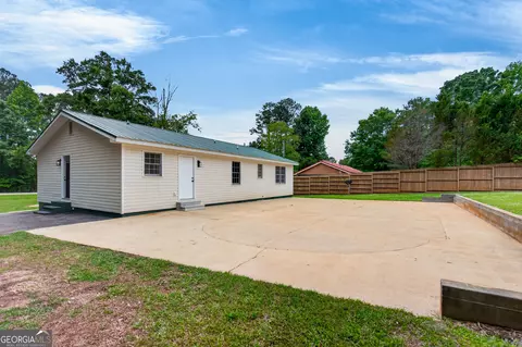 Exterior - 660 Bartley Rd, Lagrange, GA 30241 photo 3 of 7