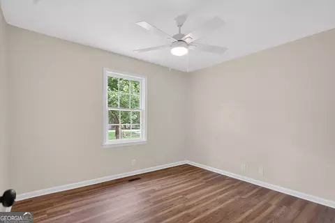 Bedroom - 660 Bartley Rd, Lagrange, GA 30241 photo 4 of 5