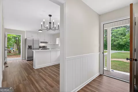 Entry Way - 660 Bartley Rd, Lagrange, GA 30241 photo 1 of 1