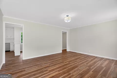 Living - 660 Bartley Rd, Lagrange, GA 30241 photo 1 of 5