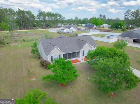 View/Area - 6663 Pine Ridge Cir, Blackshear, GA 31516 photo 2 of 3
