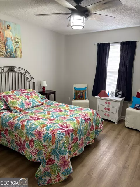 Bedroom - 6663 Pine Ridge Cir, Blackshear, GA 31516 photo 9 of 13