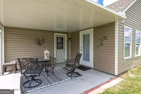Exterior - 6663 Pine Ridge Cir, Blackshear, GA 31516 photo 6 of 11
