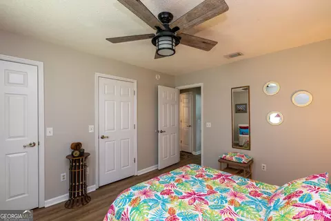 Bedroom - 6663 Pine Ridge Cir, Blackshear, GA 31516 photo 8 of 13