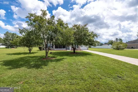 Exterior - 6663 Pine Ridge Cir, Blackshear, GA 31516 photo 7 of 11