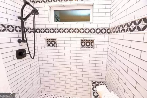 Bath - 6663 Pine Ridge Cir, Blackshear, GA 31516 photo 6 of 8