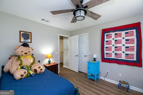 Bedroom - 6663 Pine Ridge Cir, Blackshear, GA 31516 photo 12 of 13