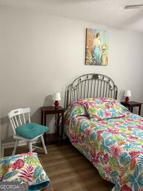 Bedroom - 6663 Pine Ridge Cir, Blackshear, GA 31516 photo 7 of 13
