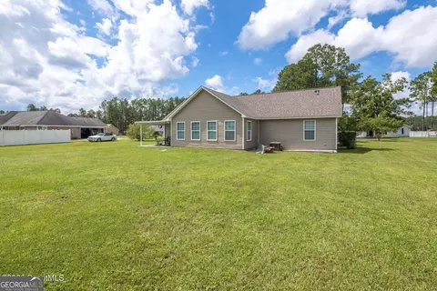 Exterior - 6663 Pine Ridge Cir, Blackshear, GA 31516 photo 10 of 11