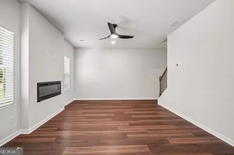 Living - 140 Post Oak Dr, Jackson, GA 30233 photo 3 of 3