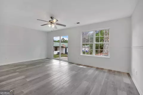 Living - 127 Heritage Way, Jackson, GA 30233 photo 2 of 5