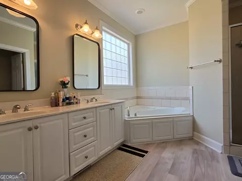 Bath - 3707 Pavilion Dr, Martinez, GA 30907 photo 1 of 5