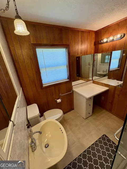 Bath - 5921 John St, Austell, GA 30106 photo 2 of 2