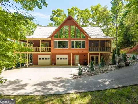 789 Gateway Dr, Ellijay, GA 30540
