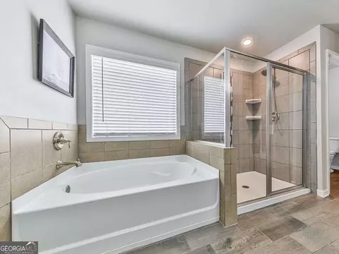Bath - 604 Little Bear Loop, Canton, GA 30114 photo 2 of 5