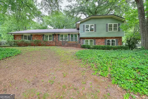 1878 Harbour Oaks Dr, Snellville, GA 30078