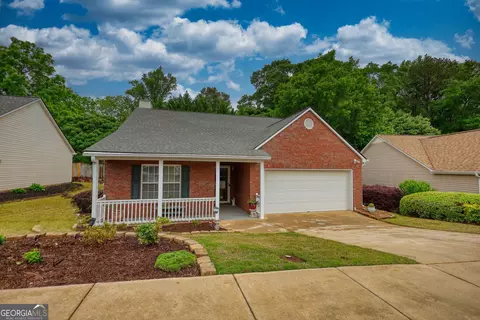 727 Jacoby Dr, Loganville, GA 30052
