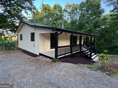 678 Lakeview Cir, Morganton, GA 30560