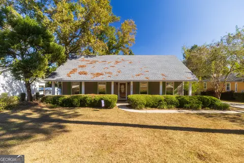 2303 S Sherwood Dr, Valdosta, GA 31602