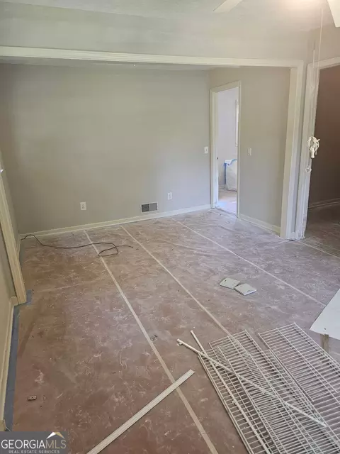 5360 Brooks Ln, Loganville, GA 30052