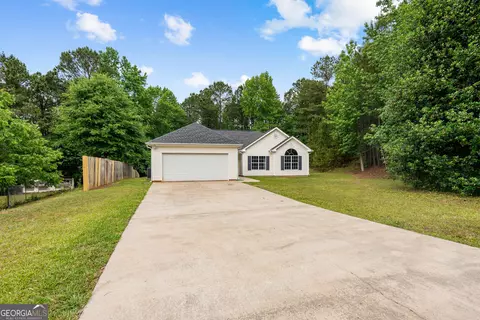 15 Caledon Ct, Newnan, GA 30263