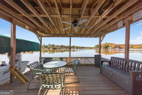 130 W Daylight Dr, Eatonton, GA 31024