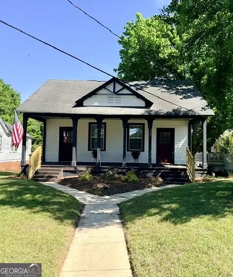 39 N Broad St, Porterdale, GA 30014