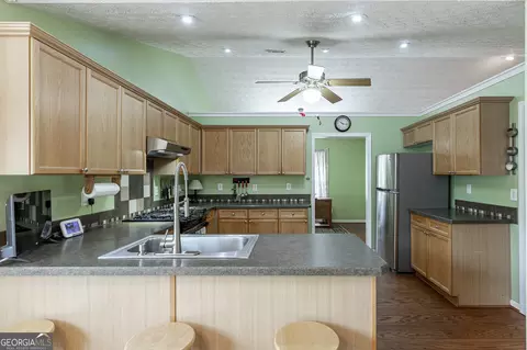 Kitchen - 1413 Armende Cir, Dacula, GA 30019 photo 4 of 6