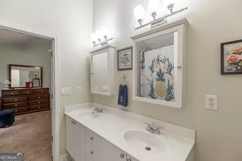 Bath - 1413 Armende Cir, Dacula, GA 30019 photo 3 of 4