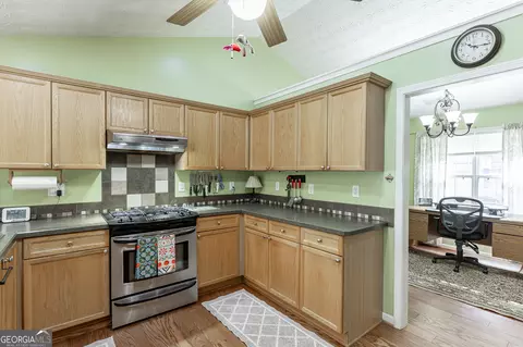 Kitchen - 1413 Armende Cir, Dacula, GA 30019 photo 3 of 6