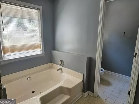 Bath - 35 Stone Creek Dr, Covington, GA 30016 photo 2 of 2