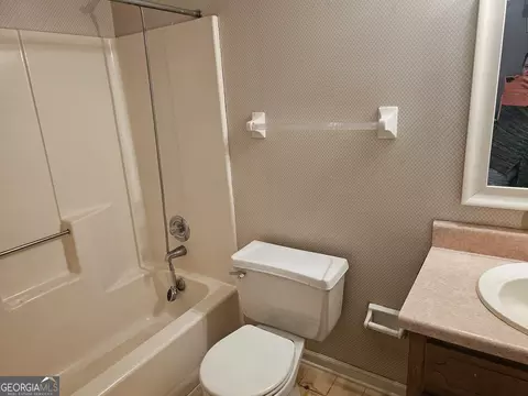 Bath - 35 Stone Creek Dr, Covington, GA 30016 photo 1 of 2