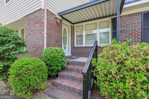 Exterior - 124 Melrose Dr, Lagrange, GA 30241 photo 3 of 9