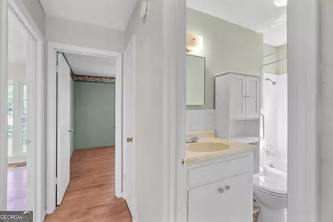 Entry Way - 124 Melrose Dr, Lagrange, GA 30241 photo 3 of 3