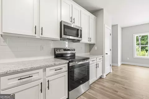 Kitchen - 206 Railroad St, Gray, GA 31032 photo 2 of 2
