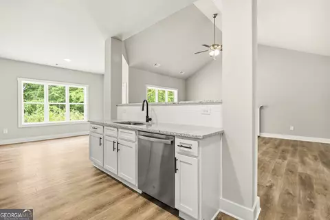 Kitchen - 206 Railroad St, Gray, GA 31032 photo 1 of 2