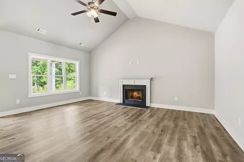 Living - 206 Railroad St, Gray, GA 31032 photo 1 of 4