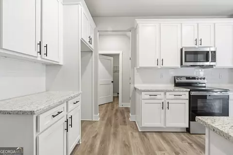 Entry Way - 206 Railroad St, Gray, GA 31032 photo 6 of 9
