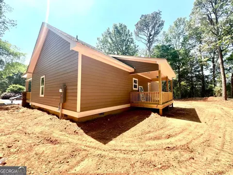 Exterior - 364 Live Oak Ln, Comer, GA 30629 photo 5 of 7