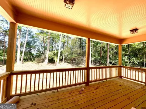 Exterior - 364 Live Oak Ln, Comer, GA 30629 photo 4 of 7