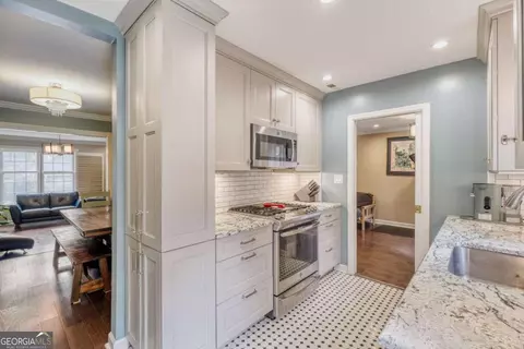 2396 Leafgate Rd, Decatur, GA 30033
