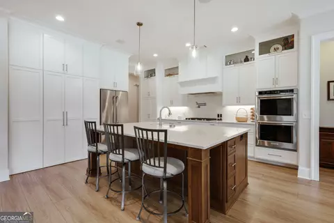 Kitchen - 1820 Clover Ln, Bishop, GA 30621 photo 7 of 9