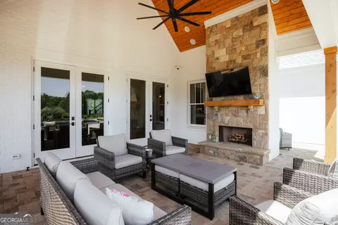 Exterior - 1820 Clover Ln, Bishop, GA 30621 photo 5 of 19